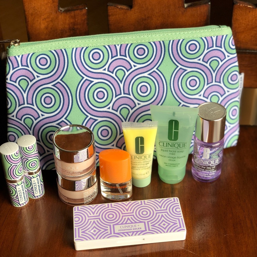 BRAND NEW - CLINIQUE 10 PIECE SET